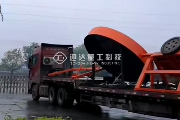 南陽(yáng)直徑3.6米有機肥圓盤(pán)造粒機發(fā)貨